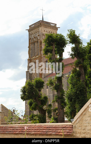 Vezelay Abbey (ora noto come Basilique Sainte-Marie-Madeleine) era un benedettino e monastero cluniacense di Vezelay. Foto Stock