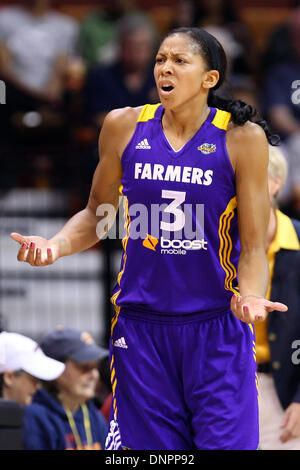 Gen 3, 2014 - La WNBA è alla ricerca di un nuovo proprietario di scintille dopo il Los Angeles Sparks gruppo di proprietà ha cessato le operazioni del team e di cui il personale. Nella foto: Giugno 13, 2012 - Uncasville, Connecticut, Stati Uniti - Los Angeles Sparks avanti CANDACE PARKER (3) reagisce a una chiamata durante la WNBA pallacanestro tra il Connecticut Sun e Los Angeles Sparks a Mohegan Sun Arena. Los Angeles ha sconfitto Connecticut 87-81. Foto Stock