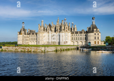 Castello di Chambord (Chateau de Chambord). UNESCO - Sito Patrimonio dell'umanità. Chambord, Loir-et-Cher, Valle della Loira, Loire, Francia. Foto Stock