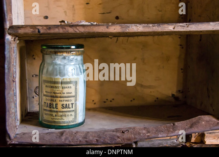 All'interno di Shackleton Nimrod Expedition capanna, Cape Royds, Mare di Ross, Antartide. Foto Stock