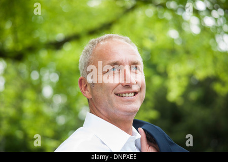 Ritratto di imprenditore all'aperto, Mannheim, Baden-Württemberg, Germania Foto Stock