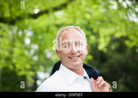 Ritratto di imprenditore all'aperto, Mannheim, Baden-Württemberg, Germania Foto Stock