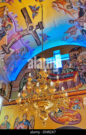 All'interno di Agios Georgios (San Giorgio) Chiesa situata presso il porto di Ayia Napa, Cipro. Foto Stock