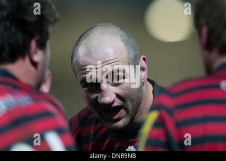 Gloucester, Regno Unito. 04 gen 2014. Saraceni il capitano Steve BORTHWICK rally il suo team durante la Aviva Premiership gioco tra Gloucester v Saraceni dalla Kingsholm Stadium. Credito: Azione Sport Plus/Alamy Live News Foto Stock