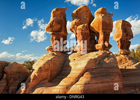 Whimsical hoodoos sagomata del Giardino del Diavolo in Utah's Scalone Escalante monumento nazionale. Foto Stock