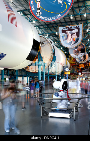 Il Centro Spaziale Kennedy, Saturn V presentano Foto Stock