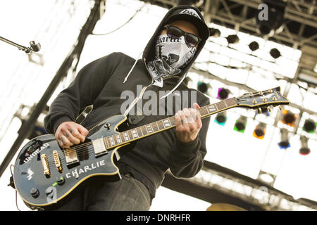 Oshkosh, Wisconsin, Stati Uniti d'America. 14 Luglio, 2012. CHARLIE SCENA (aka JORDON TERRELL) di Hollywood Undead esegue a 2012 Rock USA di Oshkosh, Wisconsin © Daniel DeSlover/ZUMAPRESS.com/Alamy Live News Foto Stock