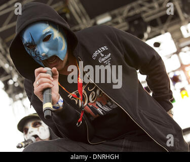 Oshkosh, Wisconsin, Stati Uniti d'America. 14 Luglio, 2012. JOHNNY 3 lacrime (aka GEORGE RAGAN) di Hollywood Undead esegue a 2012 Rock USA di Oshkosh, Wisconsin © Daniel DeSlover/ZUMAPRESS.com/Alamy Live News Foto Stock