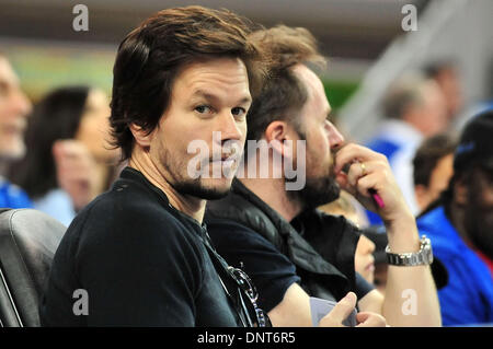 Los Angeles, CA, Stati Uniti d'America. Gen 5, 2014. Attore Mark Wahlberg assiste il college basketball gioco tra la USC Trojans e la UCLA Bruins al Pauley Pavilion di Los Angeles, California.Louis Lopez/CSM/Alamy Live News Foto Stock