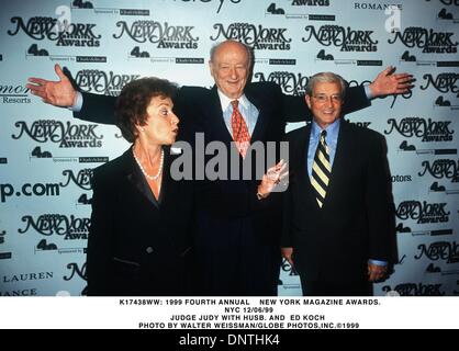 6 dicembre 1999 - K17438WW: 1999 QUARTO ANNUALL NEW YORK MAGAZINE AWARDS..NYC 12/06/99.IL GIUDICE JUDY CON HUSB. E ED KOCH . WALTER WEISSMAN/ 1999(Credit Immagine: © Globo foto/ZUMAPRESS.com) Foto Stock