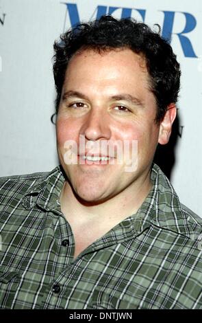 Mar 4, 2002 - K24283AG: Il William S. PALEY TELEVISION FESTIVAL presenta ''al sommerso''.Directors Guild of America, LA, CA. 03/04/2002. JON FAVREAU. AMY GRAVES/ 2002.(D)(Immagine di credito: © Globo foto/ZUMAPRESS.com) Foto Stock