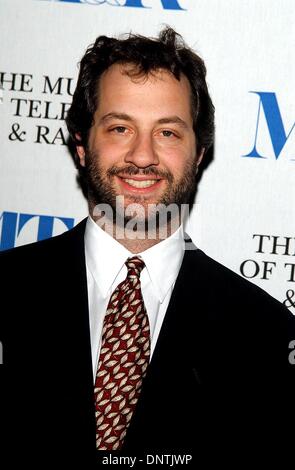 Mar 4, 2002 - K24283AG: Il William S. PALEY TELEVISION FESTIVAL presenta ''al sommerso''.Directors Guild of America, LA, CA. 03/04/2002. JUDD APATOW. AMY GRAVES/ 2002.(D)(Immagine di credito: © Globo foto/ZUMAPRESS.com) Foto Stock