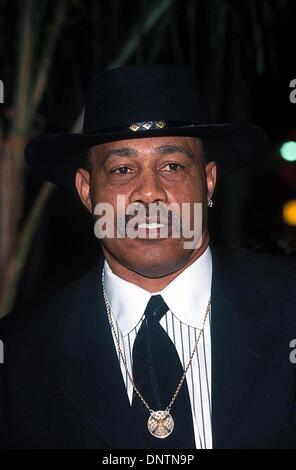 Dic. 18, 2001 - K23665TR: 12/12/01.il ''ALI'' premiere del film in corrispondenza di Grauman's Chinese Theatre a Hollywood, CA..Ken Norton . TOM RODRIGUEZ/ 2001(Credit Immagine: © Globo foto/ZUMAPRESS.com) Foto Stock