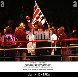 Nov. 13, 1999 - K17166SIGNOR SD11/13/99.World Heavyweight Championship BOUT.EVANDER HOLYFIELD VS. LENNOX LEWIS.a Thomas & Mack Center di Las Vegas, nel Nevada. Milano RYBA/ 1999(Credit Immagine: © Globo foto/ZUMAPRESS.com) Foto Stock