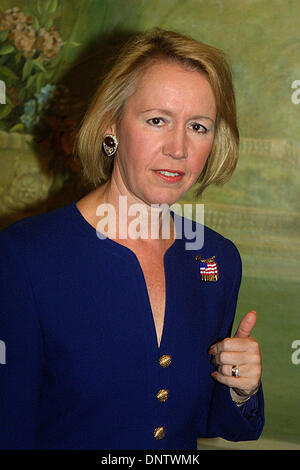 23 maggio 2002 - K25147JBB OSU AWARDS LUNCHEON.HOTEL PIERRE, NYC 05/23/02. JOHN BARRETT/ 2002.LIBBY PATAKI(Immagine di credito: © Globo foto/ZUMAPRESS.com) Foto Stock