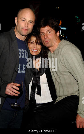 Aprile 3, 2002 - K24615AG di maiale e fischietto 1 anno di anniversario.CA, 04/03/02. AMY GRAVES/ MATT MCCARTHY.PAULA ABDUL.TOD GRISWOLD.Â© 2002(Immagine di credito: © Globo foto/ZUMAPRESS.com) Foto Stock