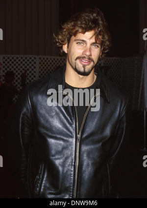 Ottobre 29, 2001 - K23187AG: 8TH Annuale sogno HALLOWEEN .BARKER HANGER, Santa Monica, CA 10/27/2001.PAOLO BENEDETTI. AMY GRAVES/ 2001(Credit Immagine: © Globo foto/ZUMAPRESS.com) Foto Stock