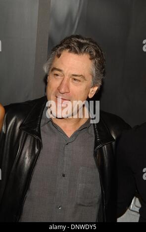 Mar 11, 2002 - K24373AG:SHOWTIME PREMIERE MONDIALE.Grauman's Chinese Theater, Hollywood, CA 03/11/2002. ROBERT De Niro . AMY GRAVES/ 2002.(D)(Immagine di credito: © Globo foto/ZUMAPRESS.com) Foto Stock