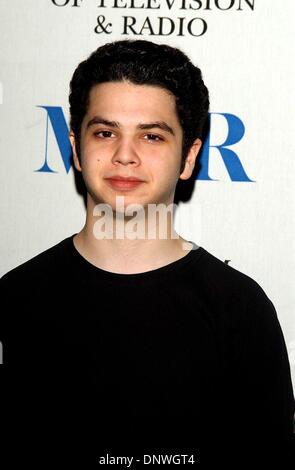 Mar 4, 2002 - K24283AG: Il William S. PALEY TELEVISION FESTIVAL presenta ''al sommerso''.Directors Guild of America, LA, CA. 03/04/2002.SAMM LEVINE. AMY GRAVES/ 2002.(D)(Immagine di credito: © Globo foto/ZUMAPRESS.com) Foto Stock