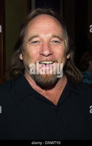 Sett. 18, 2002 - K26099TR JASON FOUNDATION per suicidio giovanile PERVENTION .SPAGO ristorante a Beverly Hills, CA. 9-18-02. TOM RODRIGUEZ/ Stephen Stills(Immagine di credito: © Globo foto/ZUMAPRESS.com) Foto Stock