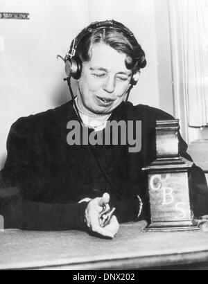 Sett. 12, 1937 - Washington D.C., U.S. - Un suffragist, che ha lavorato per migliorare lo status delle donne che lavorano, uno dei co-fondatori di Freedom House e un sostenitore attivo della formazione delle Nazioni Unite, Anna Eleanor Roosevelt aspirazioni politiche è andato ben oltre il supporto di suo marito Franklin D. Roosevelt come First Lady degli Stati Uniti. Nella foto: Eleanor Roosevelt Foto Stock