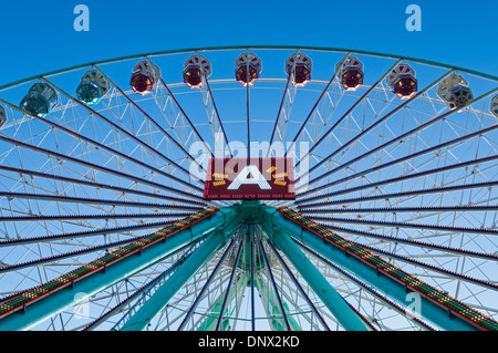 Ruota panoramica Ferris in Steenplein. Anversa in Belgio Foto Stock