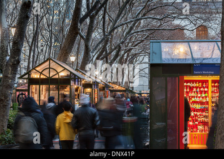 Inverno villaggio al Bryant Park di New York City. Foto Stock