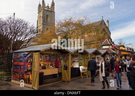 4 Dic 2013 - Cardiff, Galles, UK: Il Mercatino di Natale sulla Hayes nel centro di Cardiff Foto Stock