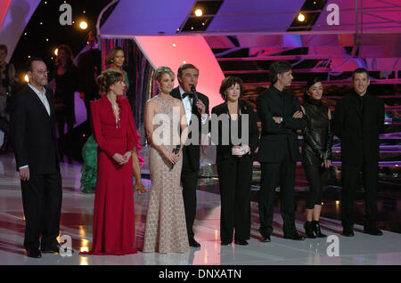 Dic 03, 2005; Cannes, Francia; Miss Languedoc, Alexandra Rosenfeld (19) è stato incoronato la nuova Miss Francia 2006 a Miss Francia Pageant finale a Cannes. Nella foto: la giuria. Credito: Foto di Frederic Injimbert/ZUMA premere. (©) Copyright 2005 by Frederic Injimbert Foto Stock