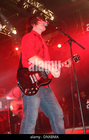 Dic 04, 2005; New York, NY, STATI UNITI D'AMERICA; Band HAWTHORNE HEIGHTS effettuando al Nokia Theater di New York. Credito: Foto di Aviv piccole/ZUMA premere. (©) Copyright 2005 by Aviv piccola Foto Stock