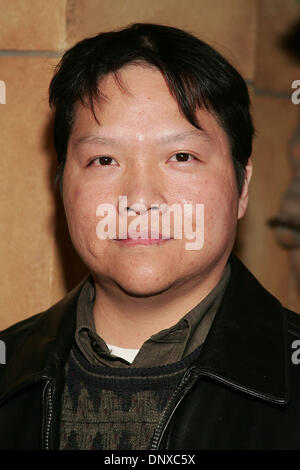 Dic 05, 2005; Hollywood, CA, Stati Uniti d'America; EDWARD SANTOS durante gli arrivi alla premiere del film in un batter d'occhio tenuto presso le Highlands nightclub. Credito: foto di Jerome Ware/ZUMA premere. (©) Copyright 2005 da Girolamo Ware Foto Stock