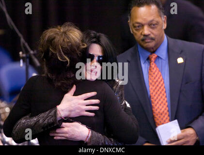 Michael Joseph Jackson (Agosto 29, 1958 - Giugno 25, 2009) American recording artist superstar, intrattenitore e imprenditore - il Re del Pop" è morto di un attacco di cuore alla UCLA Medical Center. Ha debuttato la musica di scena a 11 come un membro dei Jackson 5. Solo nel 1971 - con cinque album il mondo best-seller record. Di Jacko MTV Video erano mitiche. 13 Grammy Awards e numero 1 singles - Foto Stock