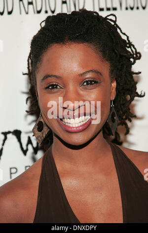 Dic 06, 2005; Hollywood, CA, Stati Uniti d'America; attrice SHANOLA HAMPTON durante gli arrivi al Junior Hollywood &Radio Televisione della società terza annuale "Giovani Hollywood' festa tenutasi presso il privilegio nightclub di Hollywood. Credito: foto di Jerome Ware/ZUMA premere. (©) Copyright 2005 da Girolamo Ware Foto Stock