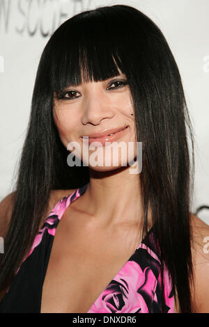 Dic 06, 2005; Hollywood, CA, Stati Uniti d'America; attrice BAI LING durante gli arrivi al Junior Hollywood &Radio Televisione della società terza annuale "Giovani Hollywood' festa tenutasi presso il privilegio nightclub di Hollywood. Credito: foto di Jerome Ware/ZUMA premere. (©) Copyright 2005 da Girolamo Ware Foto Stock