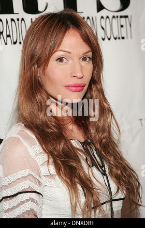 Dic 06, 2005; Hollywood, CA, Stati Uniti d'America; attrice JOLENE BLALOCK durante gli arrivi al Junior Hollywood &Radio Televisione della società terza annuale "Giovani Hollywood' festa tenutasi presso il privilegio nightclub di Hollywood. Credito: foto di Jerome Ware/ZUMA premere. (©) Copyright 2005 da Girolamo Ware Foto Stock