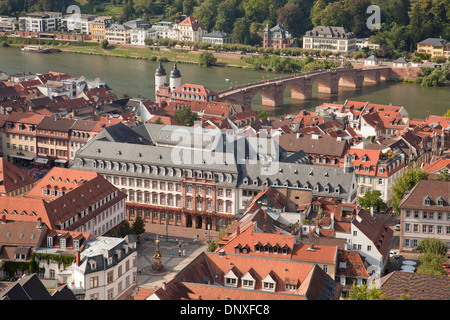 Vista sulla città vecchia e sul fiume Neckar a Heidelberg, Baden-Württemberg, Germania Foto Stock