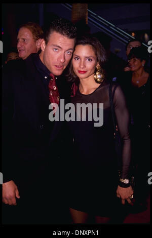 Hollywood, CA, Stati Uniti d'America; JEAN-CLAUDE VAN DAMME e sua moglie sono mostrati in una foto non datata. (Michelson - Marvin/data sconosciuta) Obbligatorio Credit: Foto da Michelson/ZUMA premere. (©) Copyright 2006 Michelson Foto Stock