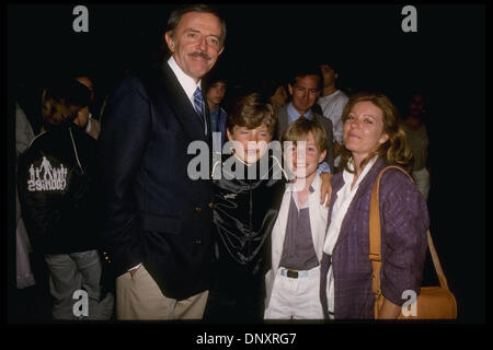 Hollywood, CA, Stati Uniti d'America; PATTY DUKE , il suo ex-marito JOHN ASTIN e figli Sean Astin e MACKENZIE ASTIN sono mostrati in una foto non datata. Credito: Kathy Hutchins/ZUMA premere. (©) Kathy Hutchins Foto Stock