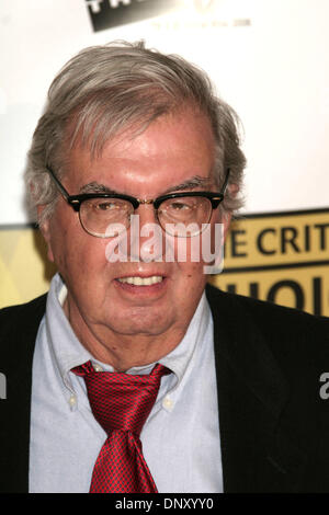 Jan 09, 2006; Los Angeles, CA, Stati Uniti d'America; Larry McMURTRY alla undicesima edizione critica' Choice Awards tenutosi presso la Santa Monica Civic Auditorium di credito obbligatorio: Foto di Paul Fenton/KPA/ZUMA premere. (©) Copyright 2006 by Paolo Fenton Foto Stock
