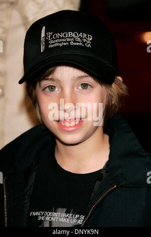 Febbraio 2, 2006; Hollywood, California, Stati Uniti d'America; attore Jimmy bennett al 'firewall' Premiere Mondiale tenutosi a Grauman's Chinese Theater. Credito: Foto di Lisa O'Connor/ZUMA premere. (©) Copyright 2006 by Lisa O'Connor Foto Stock