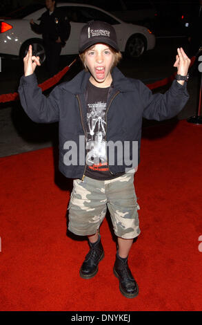 Feb 02, 2006; Los Angeles, CA, Stati Uniti d'America; attore Jimmy bennett al 'firewall' Premiere Mondiale tenutosi a Grauman's Chinese Theater di Hollywood. Credito: Foto di Paul Fenton/KPA/ZUMA premere. (©) Copyright 2006 by Paolo Fenton Foto Stock