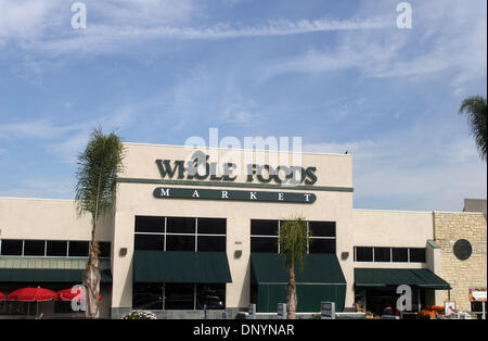 Feb 05, 2006; Los Angeles, CA, Stati Uniti d'America; Whole Foods Market è stata fondata a Austin, Texas, quando tre uomini d'affari locali e ha deciso di alimenti naturali industria era pronto per un supermercato formato. I fondatori erano John Mackey e Renee Lawson Hardy, proprietari di sicuro gli alimenti naturali e Craig Weller e Mark Skiles, proprietari di Clarksville alimentari naturali. L'originale Whole Foods Market opene Foto Stock