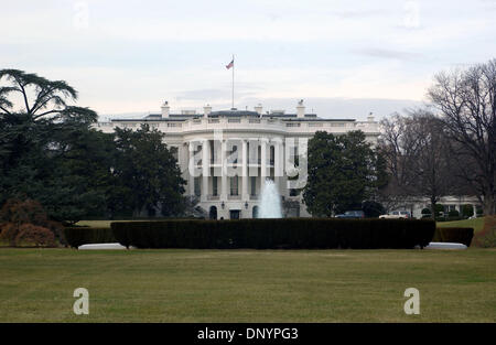 Feb 07, 2006; Washington, DC, Stati Uniti d'America; la Casa Bianca. Campidoglio degli Stati Uniti è tra i più importanti simbolicamente e architettonicamente impressionanti edifici nella nazione. Ha ospitato la riunione camere della Casa dei Rappresentanti e del Senato per due secoli. Il Campidoglio, che era iniziato nel 1793, è passata attraverso molte fasi di costruzione. Esso si presenta oggi come un monu Foto Stock