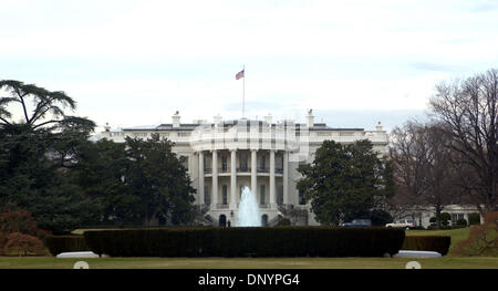 Feb 07, 2006; Washington, DC, Stati Uniti d'America; la Casa Bianca. Campidoglio degli Stati Uniti è tra i più importanti simbolicamente e architettonicamente impressionanti edifici nella nazione. Ha ospitato la riunione camere della Casa dei Rappresentanti e del Senato per due secoli. Il Campidoglio, che era iniziato nel 1793, è passata attraverso molte fasi di costruzione. Esso si presenta oggi come un monu Foto Stock