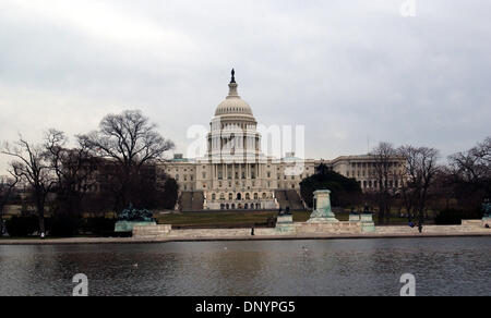 Feb 07, 2006; Washington, DC, Stati Uniti d'America; la United States Capitol Building. Campidoglio degli Stati Uniti è tra i più importanti simbolicamente e architettonicamente impressionanti edifici nella nazione. Ha ospitato la riunione camere della Casa dei Rappresentanti e del Senato per due secoli. Il Campidoglio, che era iniziato nel 1793, è passata attraverso molte fasi di costruzione. Essa sta Foto Stock