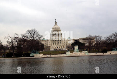 Feb 07, 2006; Washington, DC, Stati Uniti d'America; la United States Capitol Building. Campidoglio degli Stati Uniti è tra i più importanti simbolicamente e architettonicamente impressionanti edifici nella nazione. Ha ospitato la riunione camere della Casa dei Rappresentanti e del Senato per due secoli. Il Campidoglio, che era iniziato nel 1793, è passata attraverso molte fasi di costruzione. Essa sta Foto Stock