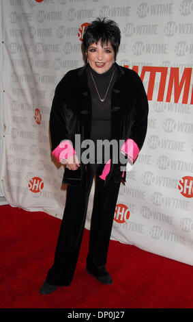 Mar 21, 2006; Century City, California, Stati Uniti d'America; Performer Liza Minnelli al "Liza con un Z' Los Angeles Premiere detenute a MGM Screening Room. Credito: Foto di Lisa O'Connor/ZUMA premere. (©) Copyright 2006 by Lisa O'Connor Foto Stock