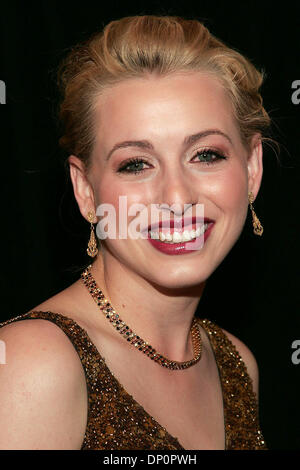 Apr 01, 2006; Beverly Hills, CA, Stati Uniti d'America; JESSICA PHILLIPS durante gli arrivi presso la trentottesima annuale di Accademia di Arti magiche Award spettacolo presso il Beverly Hilton. Credito: foto di Jerome Ware/ZUMA premere. (©) Copyright 2006 da Girolamo Ware Foto Stock