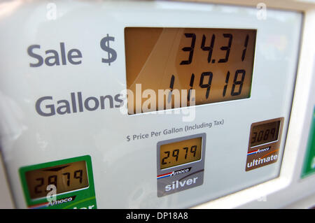 Apr 24, 2006; Atlanta, GA, Stati Uniti d'America; i prezzi del gas pollici fino a 3 dollari al gallone gamma in Atlanta, GA. Credito: Foto di Robin Nelson/ZUMA premere. (©) copyright 2006 di Robin Nelson Foto Stock