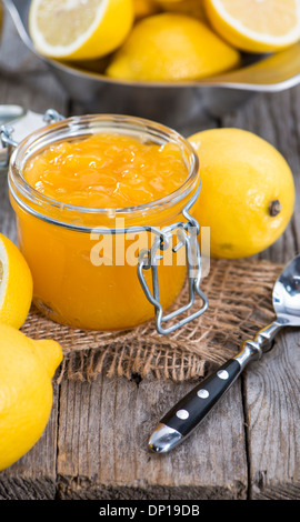 Porzione di fresco fatto Marmellata di limoni Foto Stock